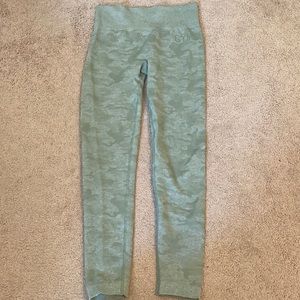 Gymshark Green Camo Leggings Size Medium